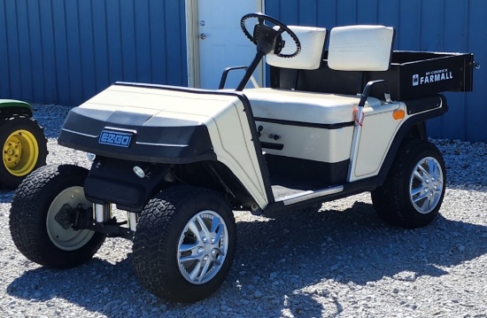 EZ-GO 2WD Golf Cart