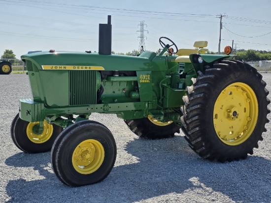 Restored John Deere 1972Ê4020ÊDiesel Side Console Row-Crop Wide Front
