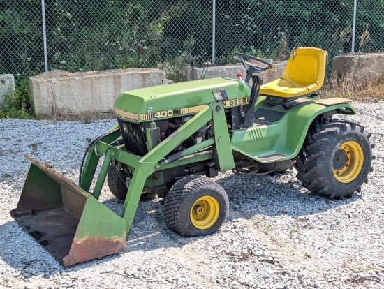 John Deere 400 w/ 43" Bucket