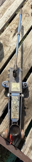 Hollywood Accessories 649N 4000 Lb Capacity Hydraulic Floor Jack