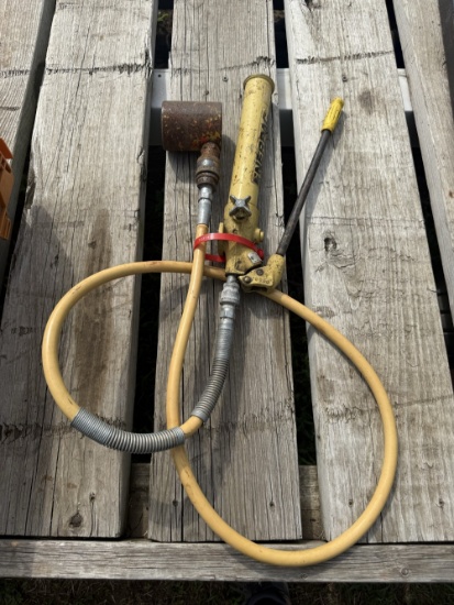 Enerpac P14 Hydraulic Hand Pump W/ Ram