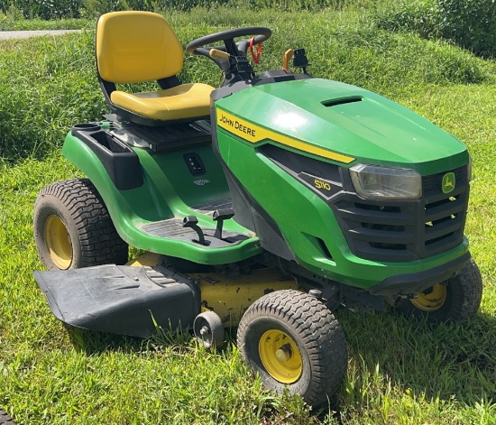 John Deere S110 Lawn Tractor