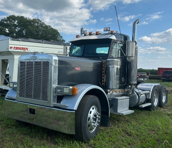 2005 Peterbilt 379 Day Cab Semi Truck