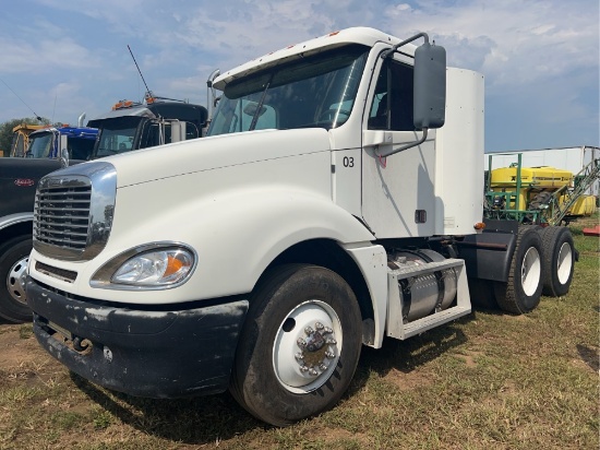 2003 Freightliner Columbia 120 Day Cab Semi Tractor