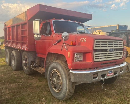 1989 Ford F900 Dump Truck