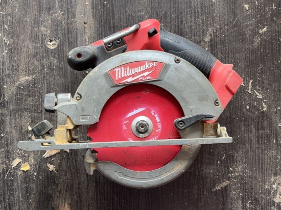 Milwaukee Fuel Brushless Circular Saw
