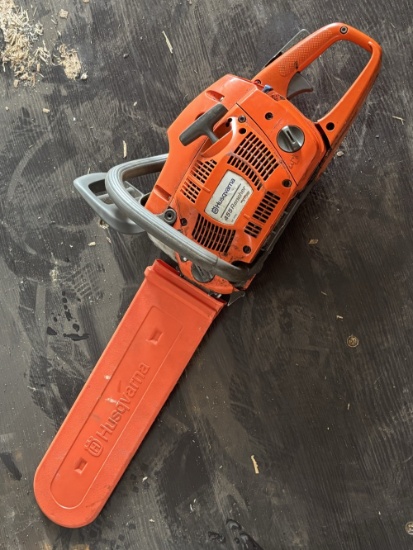 Husqvarna 455 Rancher X-Torq Gas Powered Chainsaw W/ Safety Guard