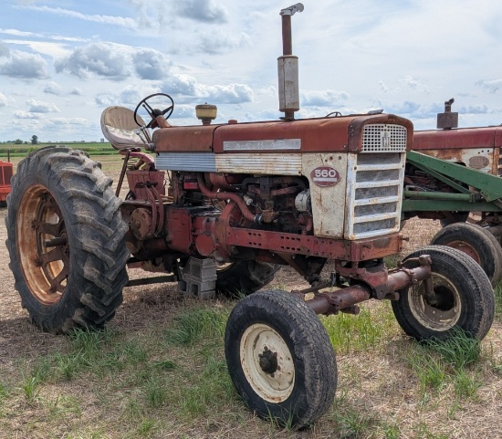Farmall 560