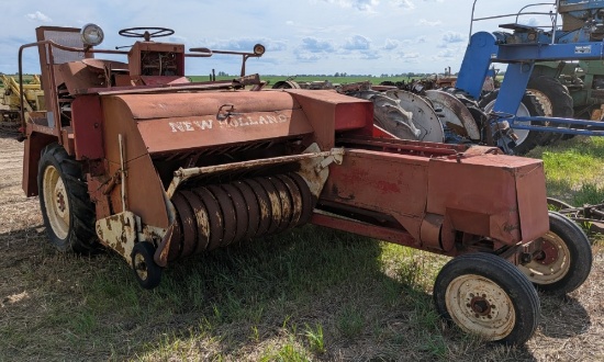 New Holland Model 1280 Self Propelled Baler
