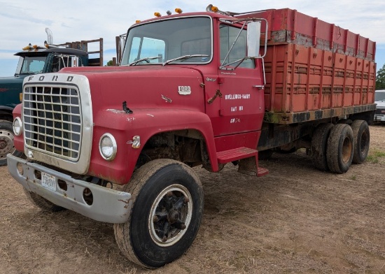 1976 Ford 880 Custom Cab Grain Truck