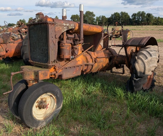 Allis Chalmers UC Row Crop