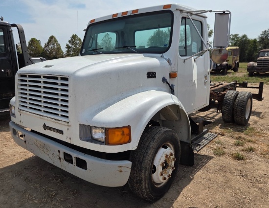 1996 International 4700 T444E