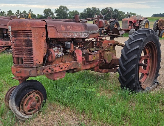 International B450 Diesel Row Crop