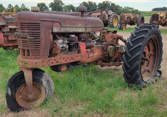 International B450 Diesel Row Crop
