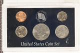 1988 US YEAR SET IN PLASTIC CASE NO BOX