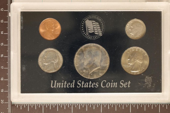 1984 US 5 COIN YEAR SET IN HARD PLASTIC CASE