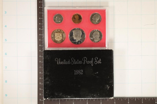 1982 US PROOF SET (WITH BOX)