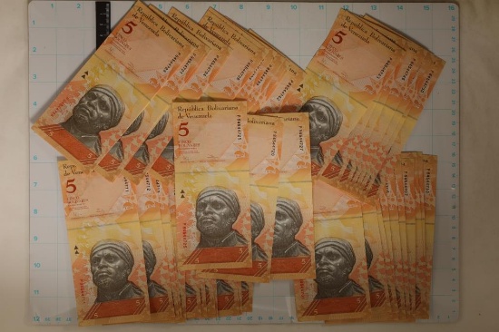 50-2011 VENEZUELA 5 BOLIVARES CU COLORIZED BILLS
