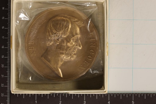 8.1 OZ. SOLID BRASS ABRAHAM LINCOLN ROUND