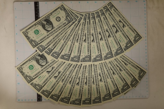 25-1977 US $1 STAR NOTES WITH CONSECUTIVE SERIALS