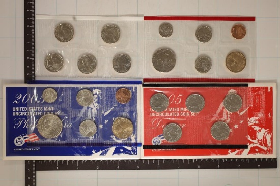 2005 US MINT SET (UNC) P/D (WITH ENVELOPE)