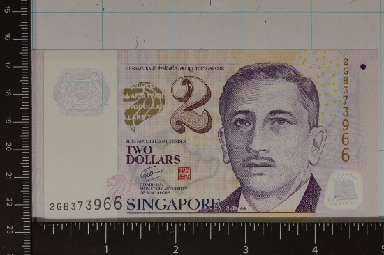 CRISP UNC SINGAPORE POLYMER $2 BILL WITH