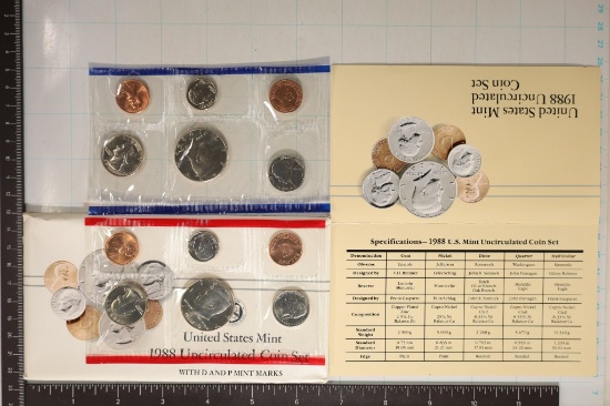 19SS US MINT SET (UNC) P/D (WITH ENVELOPE)