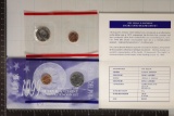 1999 P & D SBA DOLLAR SOUVENIR SET WITH ENVELOPE