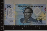 2020 ANGOLA CRISP UNC 200 KWANZAS POLYMER BILL
