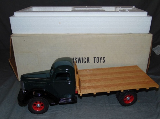 Super Brunswick International Flat Bead Truck