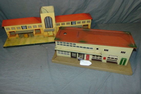 2 European Train Stations
