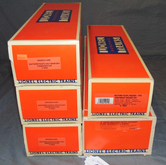 Lionel SP Daylight Passenger Set