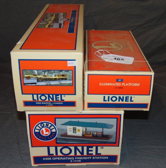 3 Modern lionel Accessories