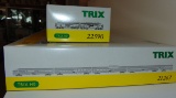 Trix HO 22590 & 21263 Amtrak Passenger Set