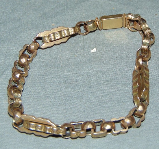 14 Kt Rectangular Link Bracelet.