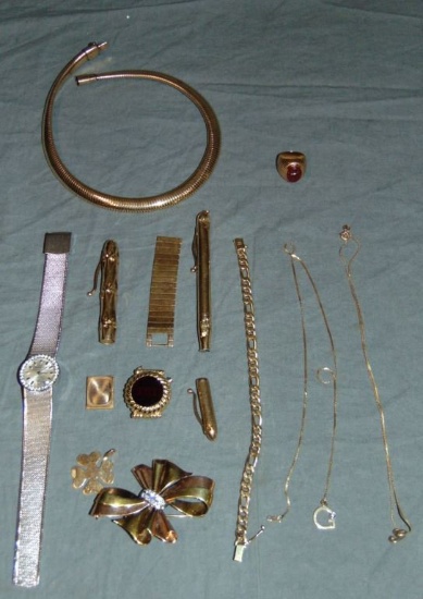 Assorted 14 and 18 Kt Gold Pieces