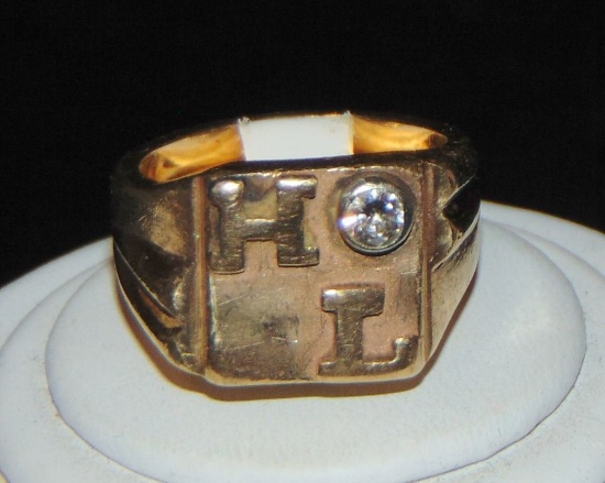 Men's 14 Kt Yellow Gold Heavy Ring.