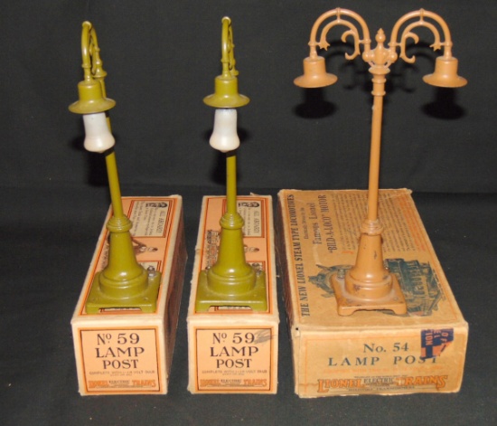 3 Boxed Lionel Lampposts, 1 Scarce