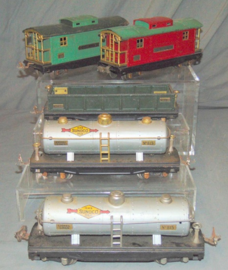 5 Lionel 800 Series Freight Cars