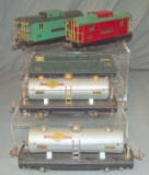 5 Lionel 800 Series Freight Cars