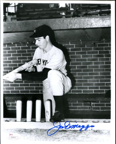 Joe Di Maggio Signed 8 x 10 Photo.