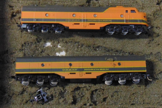 Boxed CON-COR/KATO  2707 N Gauge GN E8s