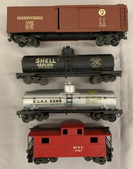 4 Clean Lionel 00 Freight Cars