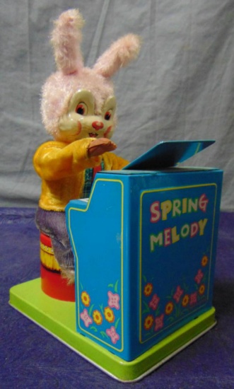 Wind Up Japanese Rabbit at Piano.