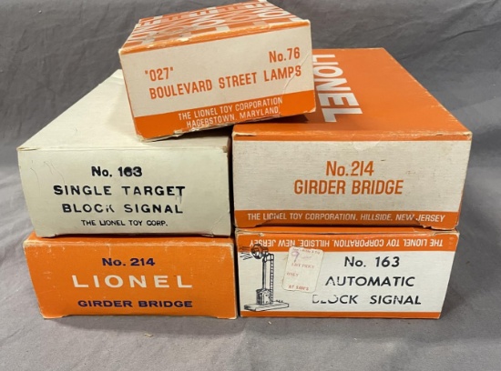 5 LN Boxed Lionel Accessories