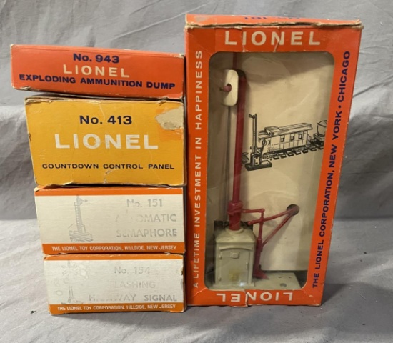 5 Late Boxed Lionel Accessories