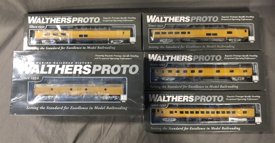 Boxed Walthers HO UP Diesel Passenger Set