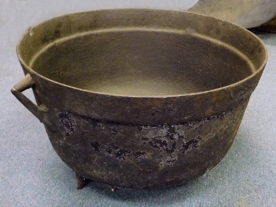 Cast Iron Pot w/ Legs and Handles (11" Tall, 18" Wide)