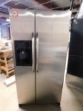 GE Refrigerator/Freezer, Side by Side Stainless Steel Doors w/Ice and Filtered Water