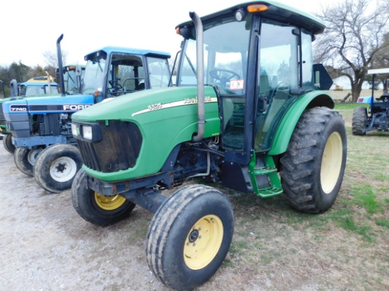 John Deere 5525 Cab Tractor, 2WD, Sync Shuttle, Stereo, New Front Tires, 88